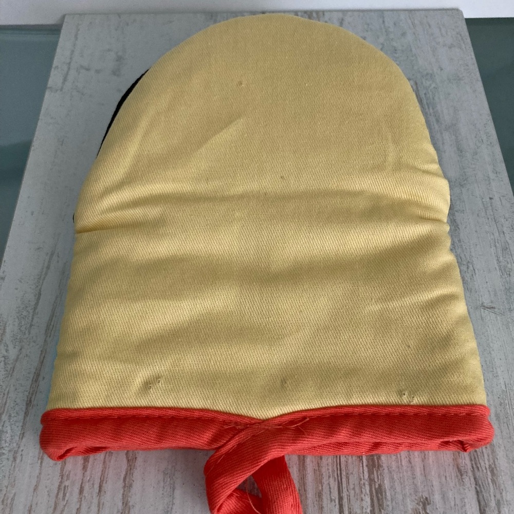 Peanuts Mini Mitt - Picture 4 of 5
